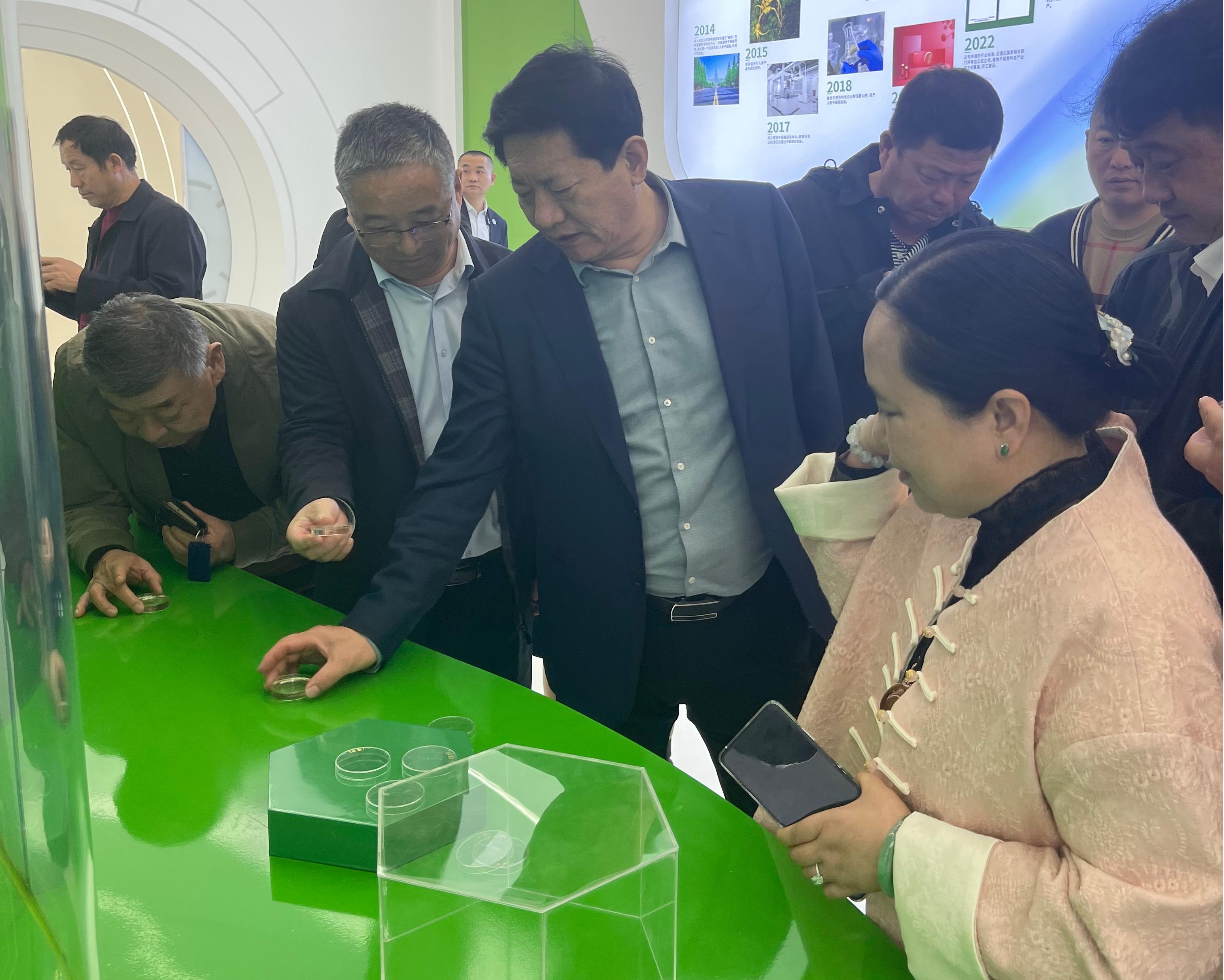 北京威海企业商会会长滕和显考察安然集团，共探健康产业新机遇